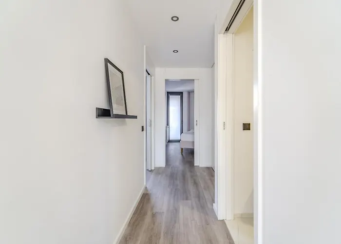 The Locomotive Flat By House And People Braga